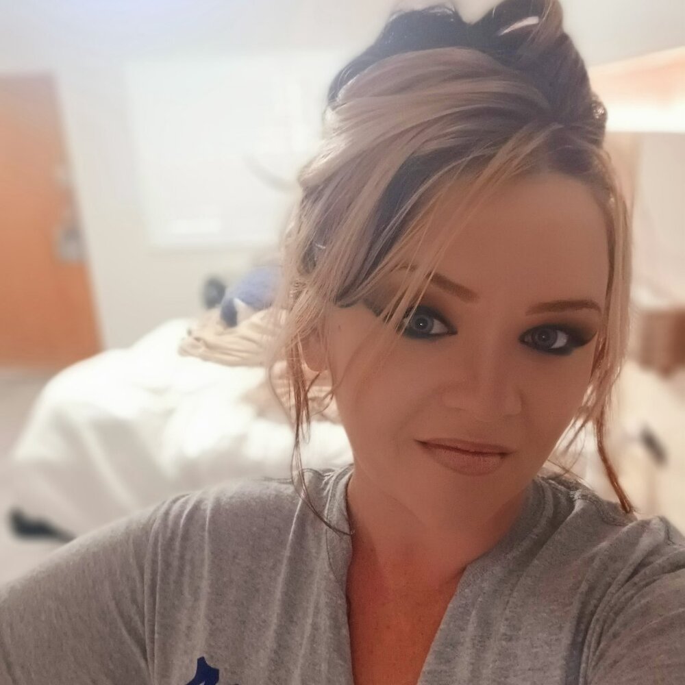 Meet your Posher, Caitlin